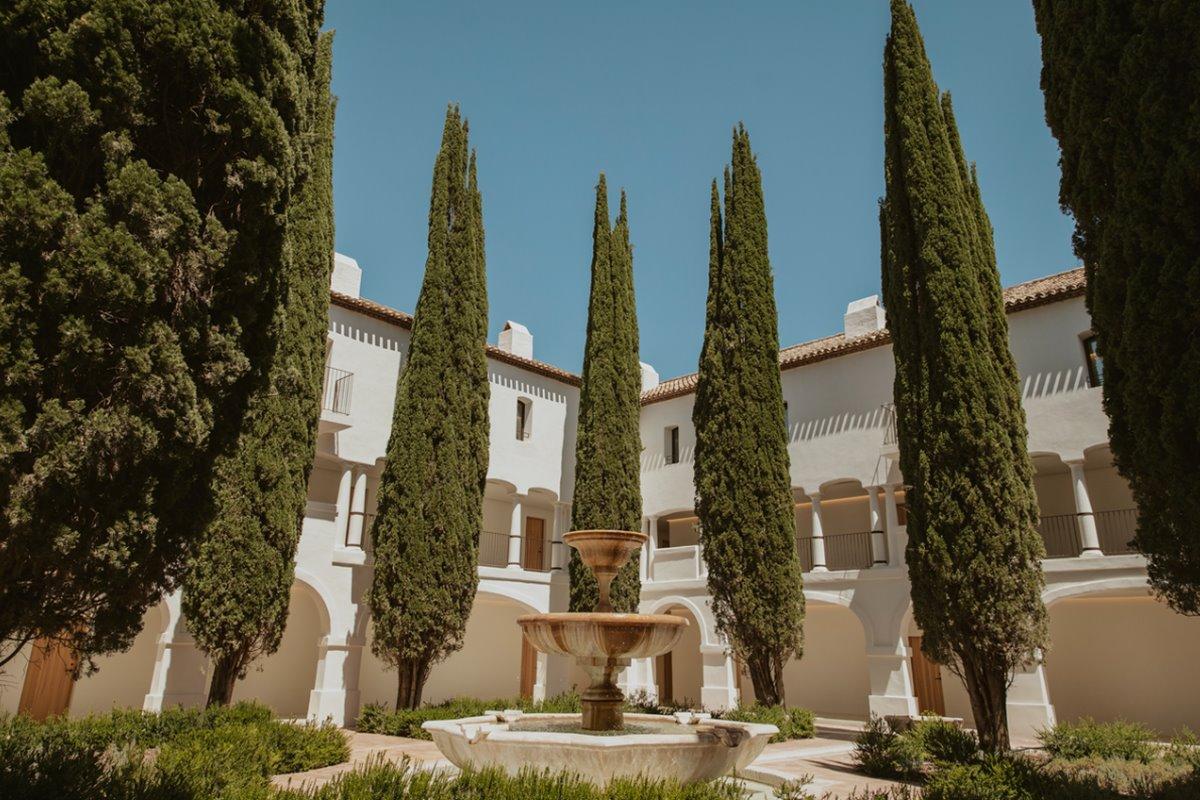 פואנגירולה La Zambra Resort-The Unbound Collection By Hyatt מראה חיצוני תמונה