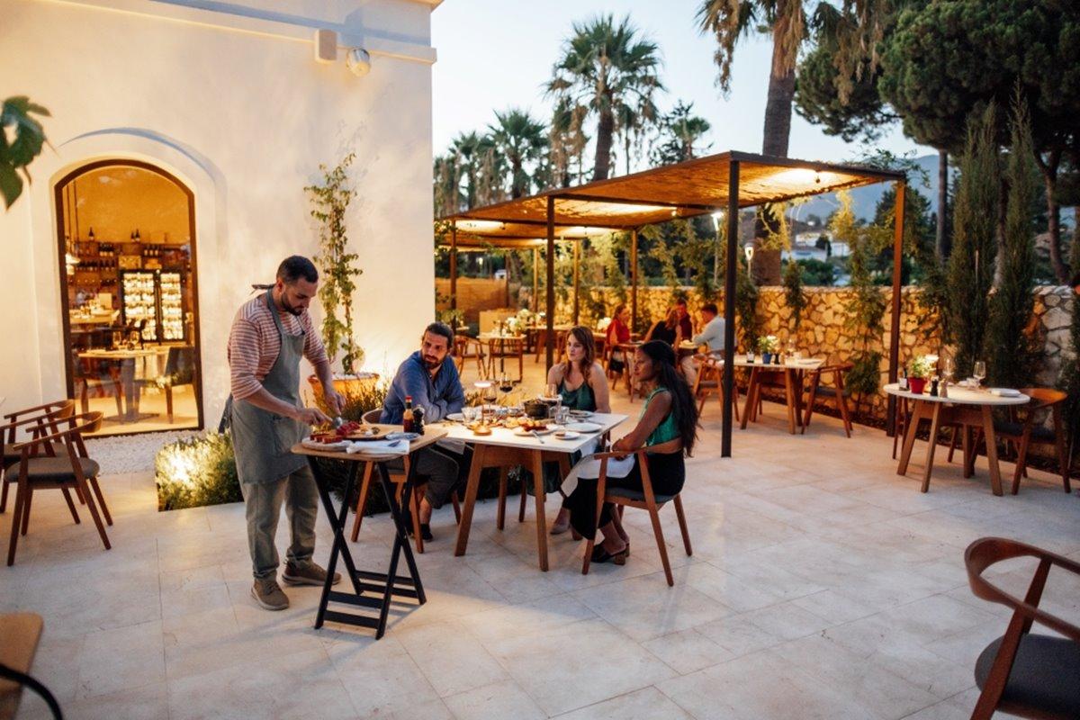 פואנגירולה La Zambra Resort-The Unbound Collection By Hyatt מראה חיצוני תמונה